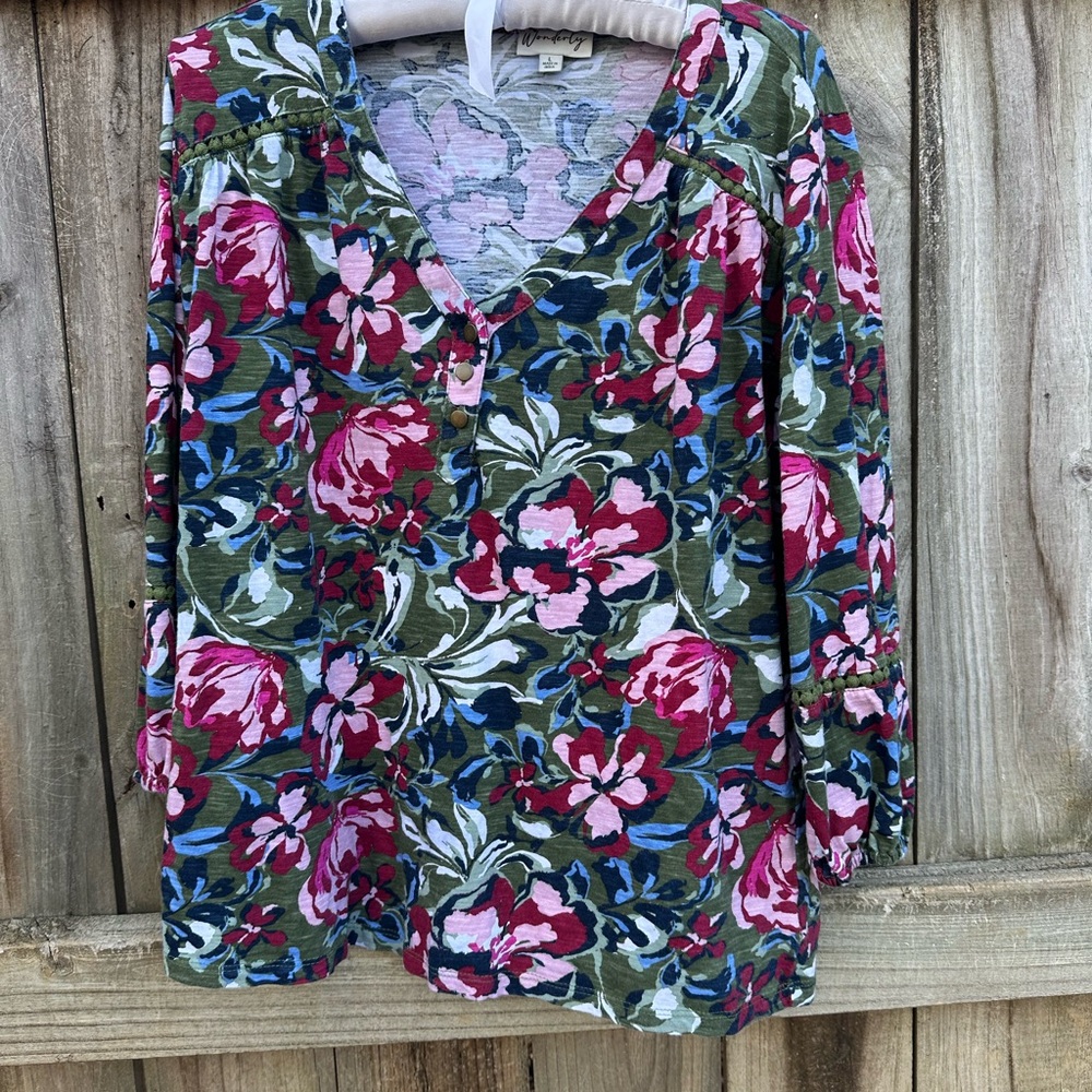 Wonderly cotton green floral top